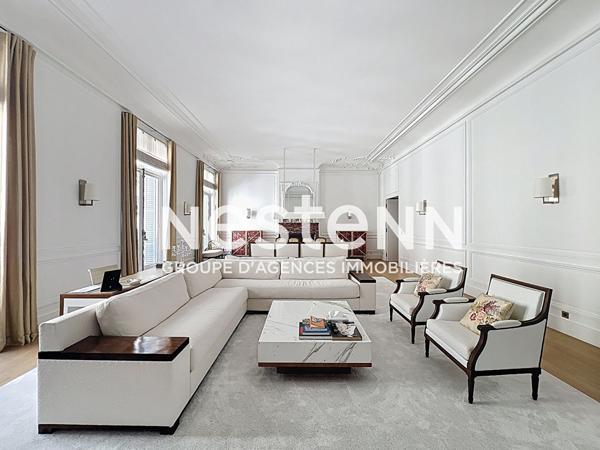 Exclusivité - Paris 8ème - Parc Monceau - Immeuble de grand standing - Appartement 5 pièces d'environ 250 m2 - Cave - Parking en sus