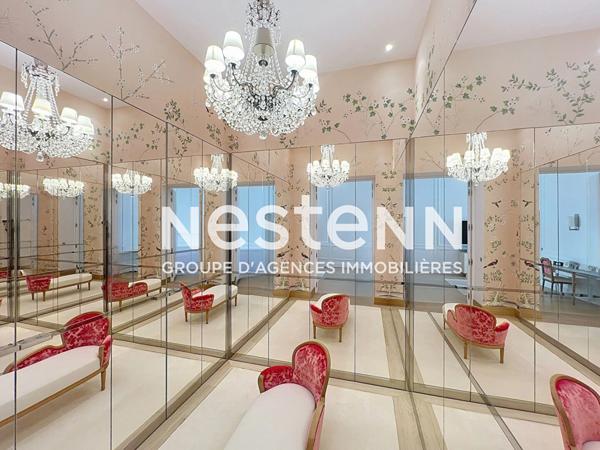 Exclusivité - Paris 8ème - Parc Monceau - Immeuble de grand standing - Appartement 5 pièces d'environ 250 m2 - Cave - Parking en sus