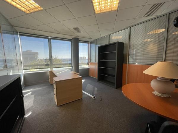À LOUER - LE HAVRE CENTRE - 643 m² - PARKINGS PRIVATIFS