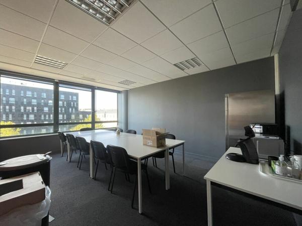 À LOUER - LE HAVRE CENTRE - 643 m² - PARKINGS PRIVATIFS