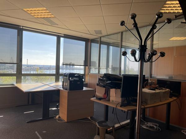 À LOUER - LE HAVRE CENTRE - 643 m² - PARKINGS PRIVATIFS