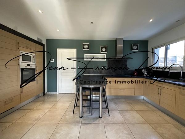 Superbe maison contemporaine à 4,5 kilomètres du centre-ville de Saint-Lô