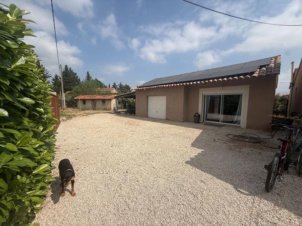 Maison T4 de 106 m² à louer sur Sénas avec terrain de 1577 m² et piscine Senas