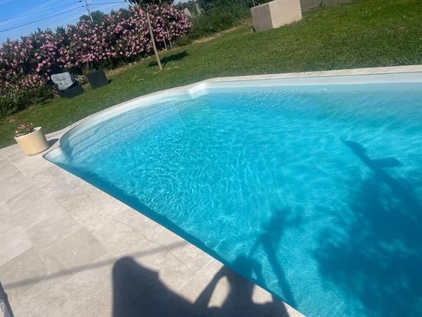 Maison T4 de 106 m² à louer sur Sénas avec terrain de 1577 m² et piscine Senas
