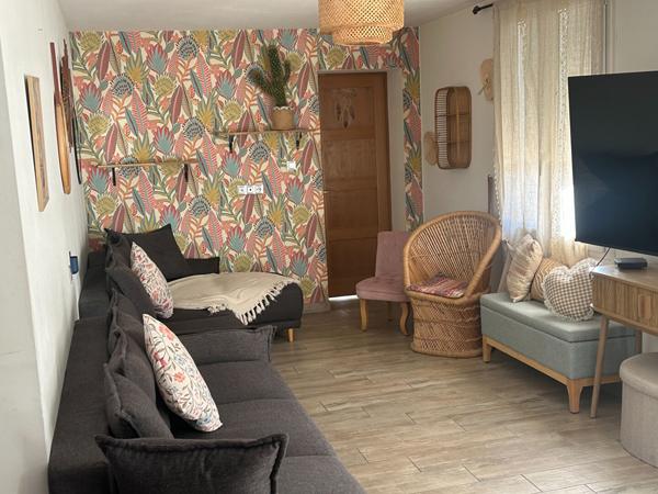 Maison T4 de 106 m² à louer sur Sénas avec terrain de 1577 m² et piscine Senas
