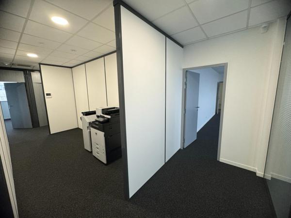Bureaux à louer à Osny rénovés avec climatisation et stationnement