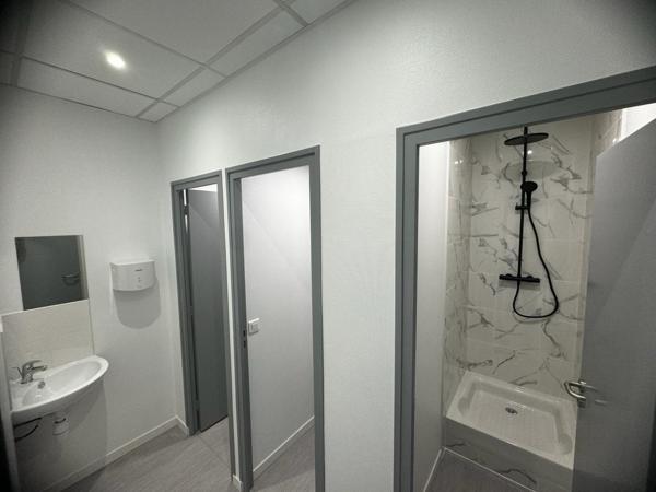 Bureaux à louer à Osny rénovés avec climatisation et stationnement