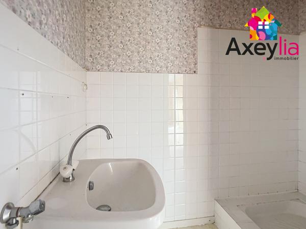 Cuinzier (42460) A VENDRE - CUINZIER - APPARTEMENT À RAFRAÎCHIR ET STATIONNEMENTS GRATUITS