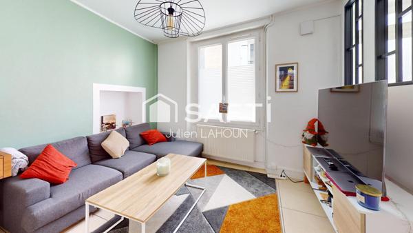 Maison de ville, 2 chambres et bureau proche François 1er