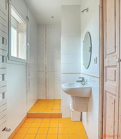 Maison familiale 5 chambres avec piscine, double garage et terrain de 1200 m² sans vis-à-vis