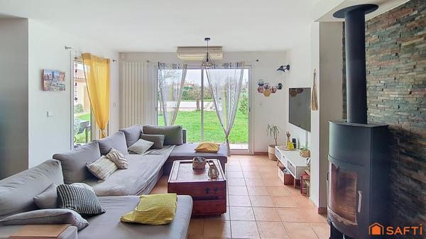 Maison familiale 5 chambres avec piscine, double garage et terrain de 1200 m² sans vis-à-vis