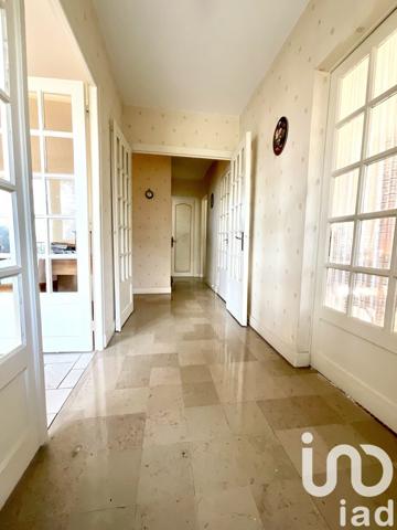 Maison traditionnelle 5 pièces de 100 m² à La Chaussée-Saint-Victor (41260)