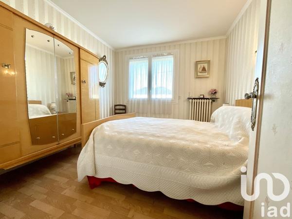 Maison traditionnelle 5 pièces de 100 m² à La Chaussée-Saint-Victor (41260)