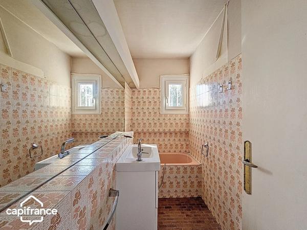 Propriété d’exception à Thouars (79): 448 m² habitables sur 1,7 ha, liberté et volumes hors norme