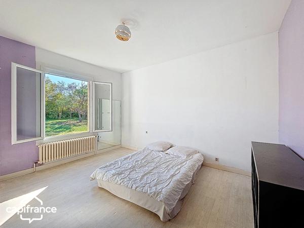 Propriété d’exception à Thouars (79): 448 m² habitables sur 1,7 ha, liberté et volumes hors norme