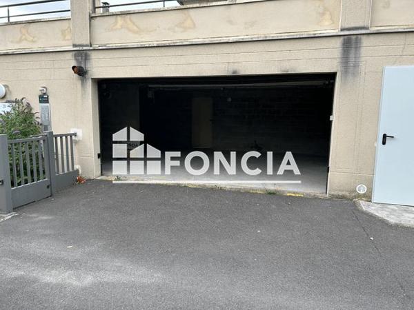 Location Parking - 20 RUE WINSTON CHURCHILL Laon 02000