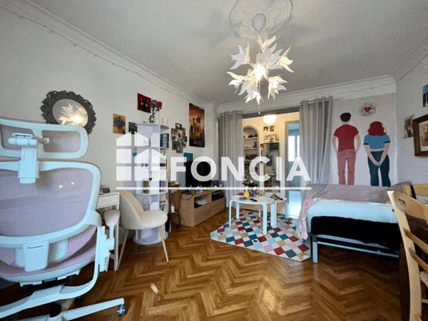 Location Appartement 3 pièces 53.3 m² - 12 RUE SAINT FIRMIN Lyon 69008