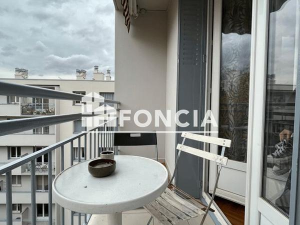 Location Appartement 3 pièces 53.3 m² - 12 RUE SAINT FIRMIN Lyon 69008