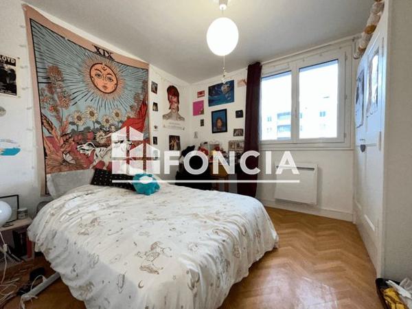 Location Appartement 3 pièces 53.3 m² - 12 RUE SAINT FIRMIN Lyon 69008