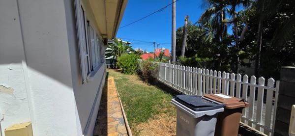 SAINTE CLOTILDE (974) A vendre Maison 6 pièces de 92 m² rénovée entièrement + dépendance T2 sur parcelle de 411 m²