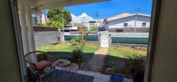 SAINTE CLOTILDE (974) A vendre Maison 6 pièces de 92 m² rénovée entièrement + dépendance T2 sur parcelle de 411 m²