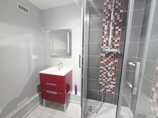 Maison à finir de rénover 4 chambres Jardin Garage