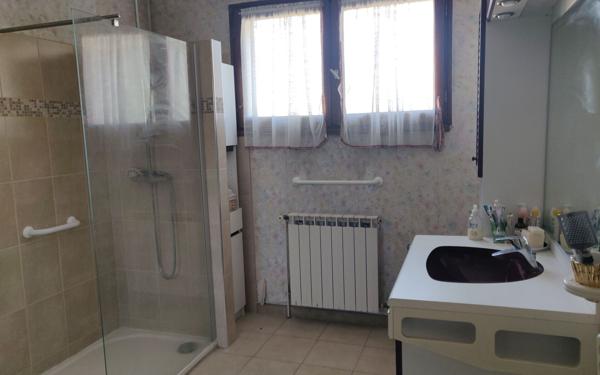 Maison à vendre    5 pièces •  Rognonas