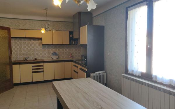 Maison à vendre    5 pièces •  Rognonas