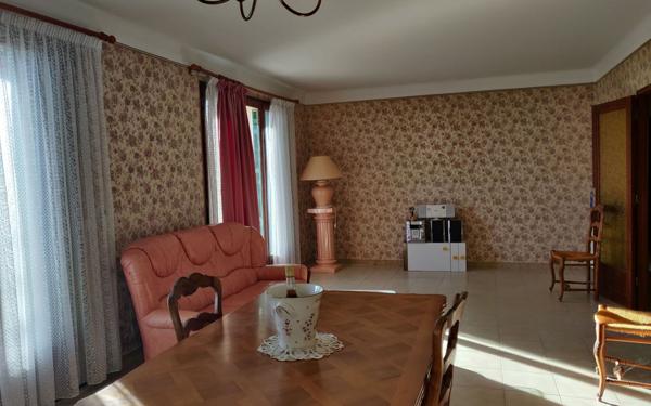 Maison à vendre    5 pièces •  Rognonas