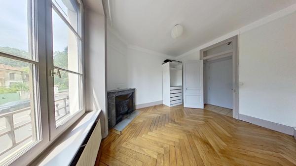 Appartement à louer    2 pièces • 44 m2    Écully