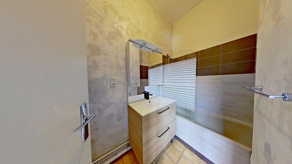 Appartement à louer    2 pièces • 44 m2    Écully