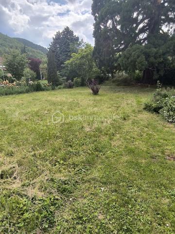Terrain de 707 m²