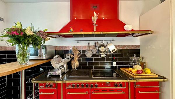 Incroyable vue pour cette maison avec piscine - 4 chambres - piscine - jacuzzi - sauna - garage