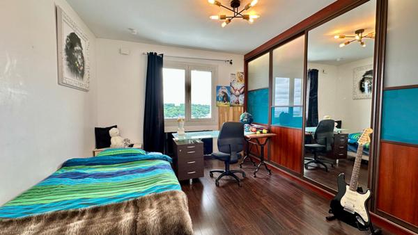 Incroyable vue pour cette maison avec piscine - 4 chambres - piscine - jacuzzi - sauna - garage