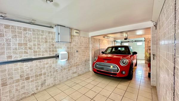 Incroyable vue pour cette maison avec piscine - 4 chambres - piscine - jacuzzi - sauna - garage