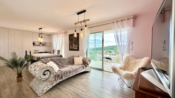 Incroyable vue pour cette maison avec piscine - 4 chambres - piscine - jacuzzi - sauna - garage