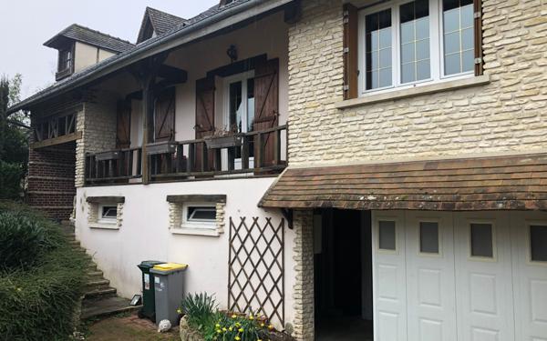 Immeuble à vendre    5 pièces •  Saint-Marcel