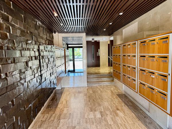 T3 EXCELLENT ÉTAT ÉTAGE ÉLEVÉ / BALCON / STATIONNEMENT