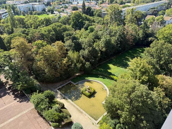 T3 EXCELLENT ÉTAT ÉTAGE ÉLEVÉ / BALCON / STATIONNEMENT