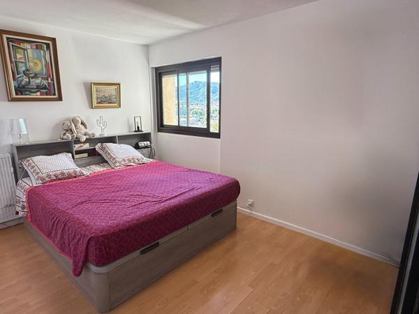 T3 EXCELLENT ÉTAT ÉTAGE ÉLEVÉ / BALCON / STATIONNEMENT