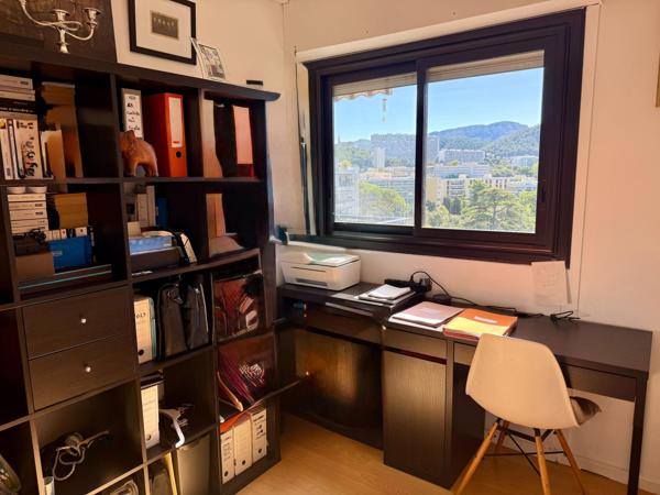 T3 EXCELLENT ÉTAT ÉTAGE ÉLEVÉ / BALCON / STATIONNEMENT