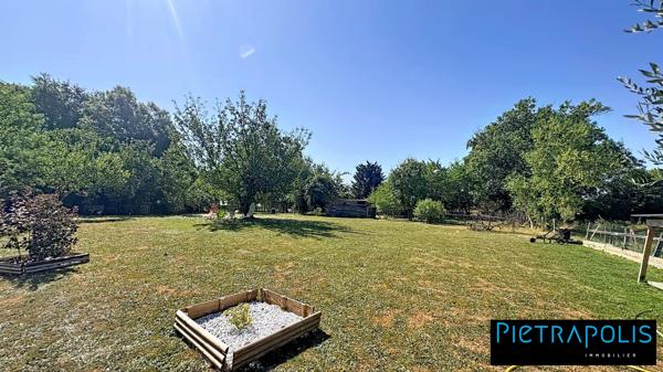 Terrain constructible 907 m² viabilisé plat