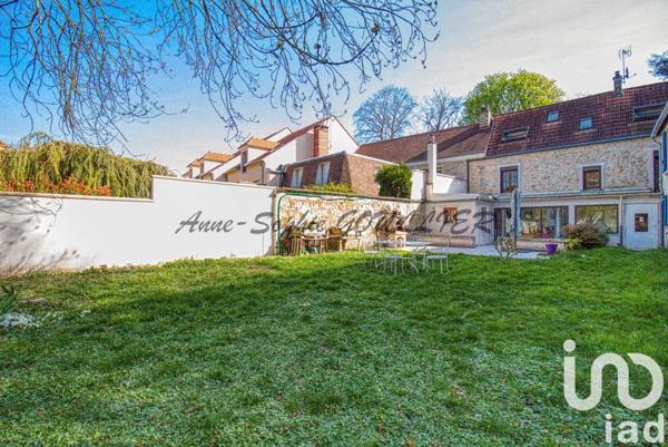 Longère 11 pièces de 260 m² à Maurecourt (78780)