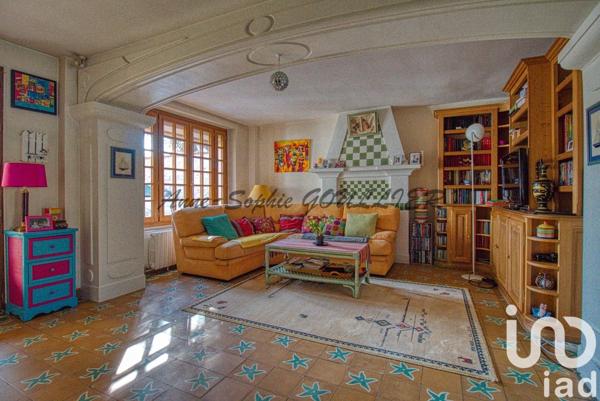 Longère 11 pièces de 260 m² à Maurecourt (78780)