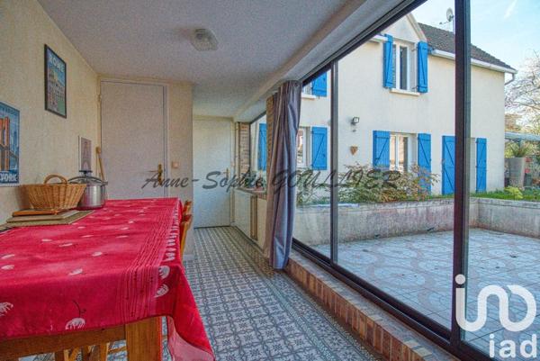 Longère 11 pièces de 260 m² à Maurecourt (78780)