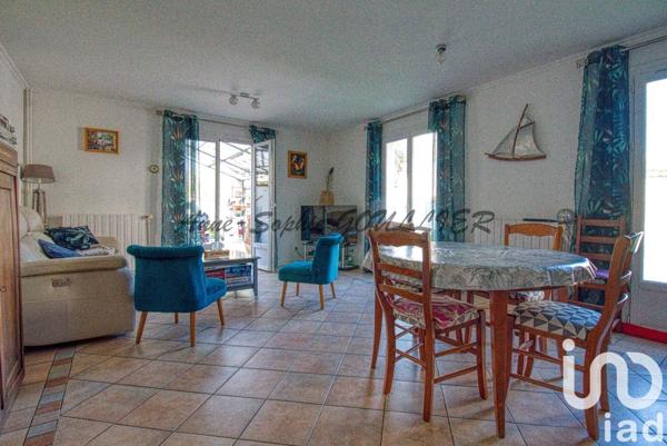 Longère 11 pièces de 260 m² à Maurecourt (78780)