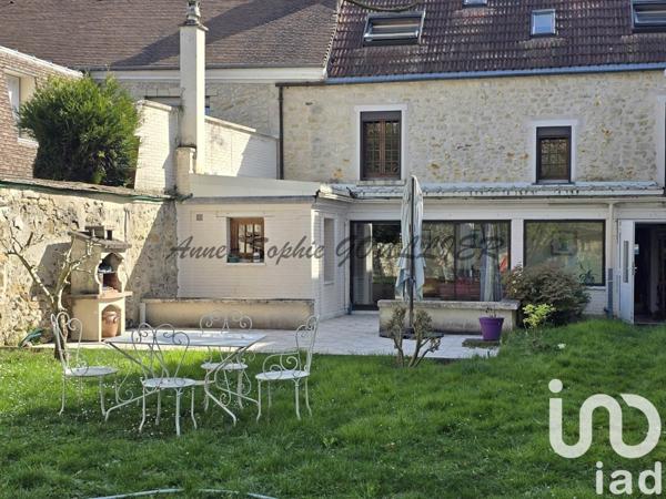 Longère 11 pièces de 260 m² à Maurecourt (78780)