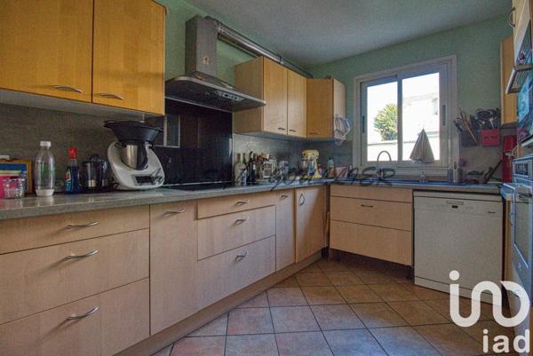 Longère 11 pièces de 260 m² à Maurecourt (78780)