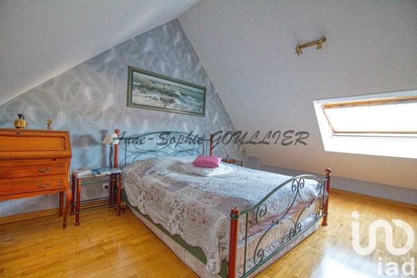 Longère 11 pièces de 260 m² à Maurecourt (78780)