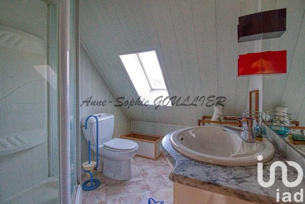 Longère 11 pièces de 260 m² à Maurecourt (78780)